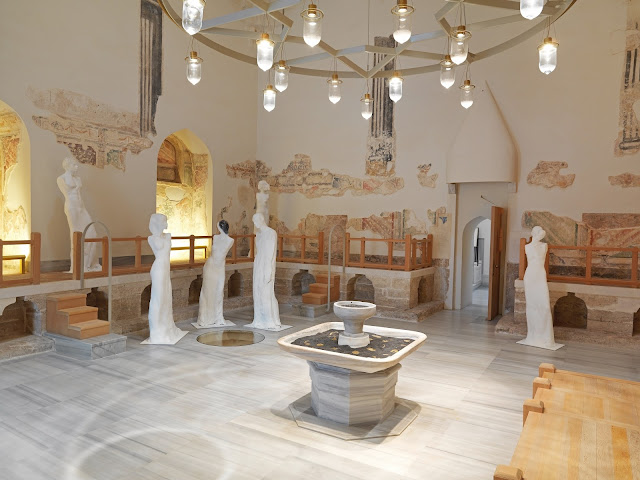 Daniel Silver, Guy, 2016 HA4 Adel
Rootstein mannequin, Statuario marble, steel, plaster, scrim 190 x 70 x 60 cm,
exhibited as part of Healing Ruins at Zeyrek Çinili Hamam. Photograph, Hadiye
Cangökçe. Daniel Silver, Jonny, 2016 X5 Adel
Rootstein mannequin, Statuario marble, steel, plaster, scrim 195 x 42 x 62 cm,
exhibited as part of Healing Ruins at Zeyrek Çinili Hamam. Photograph, Hadiye
Cangökçe. Daniel Silver, Lilia and Wade, 2016, Adel
Rootstein mannequins, Portoro marble, Statuario marble, plaster, scrim, paint,
173 x 66 x 44 cm, 191 x 70 x 45 cm, exhibited as part of Healing Ruins at
Zeyrek Çinili Hamam. Photograph, Hadiye Cangökçe. Daniel Silver, Sandy, 2016 BB4 Adel
Rootstein mannequin, Statuario marble, steel, plaster, scrim 183 x 80 x 50 cm,
exhibited as part of Healing Ruins at Zeyrek Çinili Hamam. Photograph, Hadiye
Cangökçe. Daniel
Silver, Tracy Leigh, 2016 TL4 Adel Rootstein mannequin, Statuario marble,
steel, plaster, scrim 177 x 48 x 37 cm, exhibited as part of Healing Ruins at
Zeyrek Çinili Hamam. Photograph, Hadiye Cangökçe.