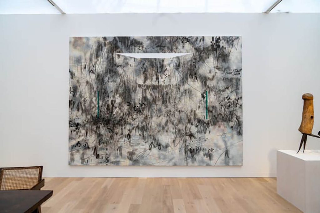 Julie Mehretu'nun Insile (2013) adlı eseri White Cube tarafından Art Basel Paris 2024'te sergilendi. Satış fiyatı: 9,5 milyon dolar. (Art Basel in Paris 2024. © Art Basel).