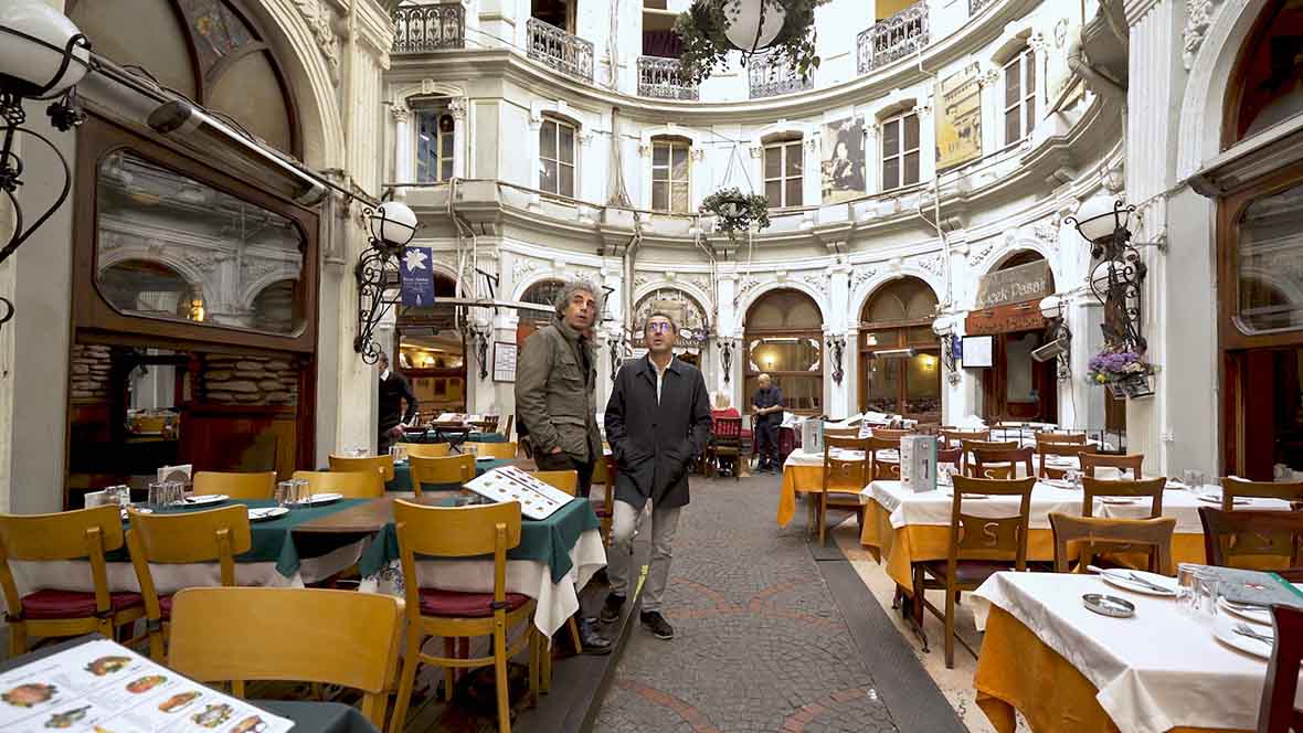 Akbank Sanat’tan “Sek Sek / Bir Beyoğlu Sekmesi”