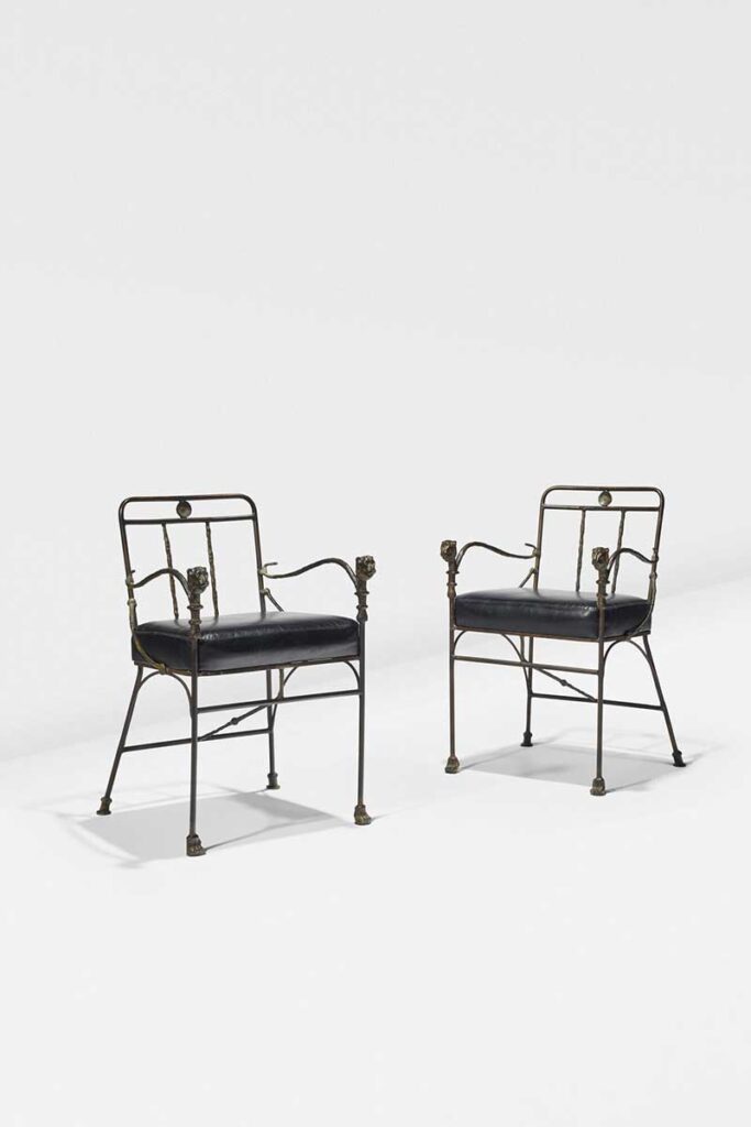 Diego Giacometti (1902-1985) Paire de fauteuils 'Têtes de Lionne', deuxième versiyonu, yaklaşık 1975 Patinasyonlu bronz ve metal, deri Her biri: 81 x 55 x 55 cm Her biri monogramlı DG ve üst çubuk üzerinde DIEGO imzalı Tahmini: 600.000 € – € 1.000.000 / Gerçekleşen Fiyat: 1.613.000 €