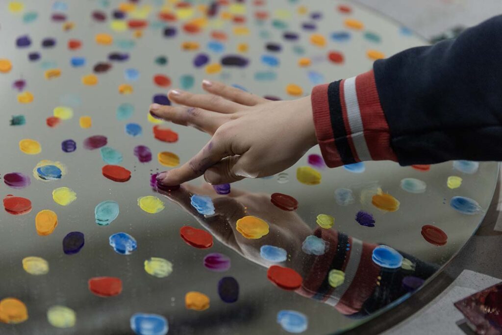 Sarkis, Gökkuşağı Renkleriyle Yağmur (Çocukların Çağrısı) Atölyesinden, Fotoğraf: Nazlı Erdemirel.