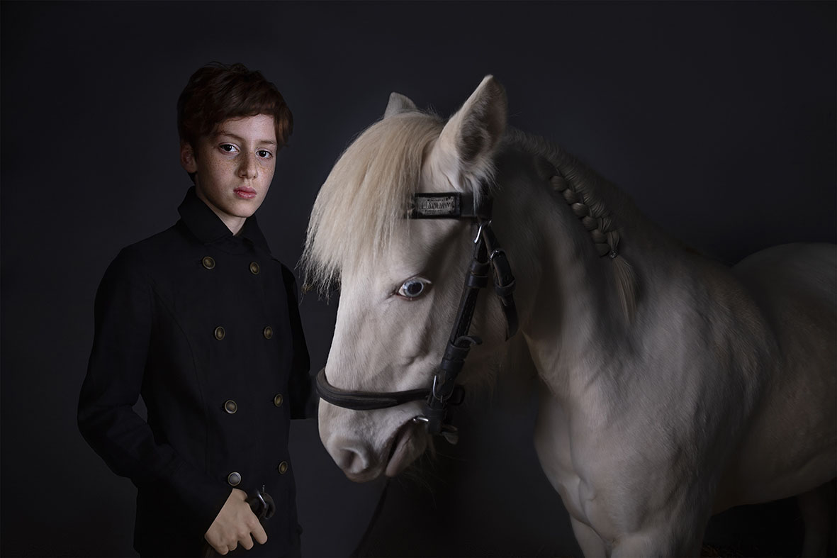 Esra Özdoğan, Makinedeki Hayalet #7, 2023 - 2024, Hahnemühle kağıt üzerine arşivsel pigment baskı, 100 x 150 cm.