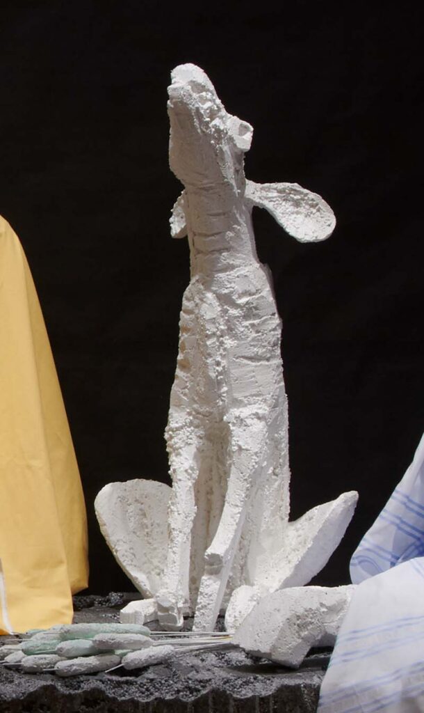 Lin May Saeed, Seven Sleeper – Dog, Heykel, 2022, Galeri Jacky Strenz’in izniyle.