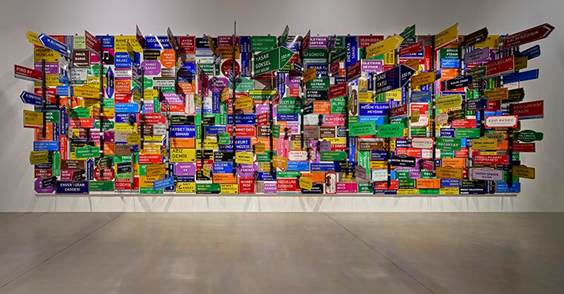 Kayıp Alfabe, 2021, Enstalasyon, 400x1200x140 cm.