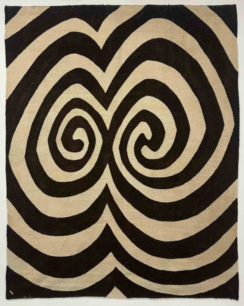 Belkıs Balpınar, Spiral Eyes, 2005, Kilim dokuma, 236x175 cm, (Sanatçının ve Anna Laudel’in izniyle).