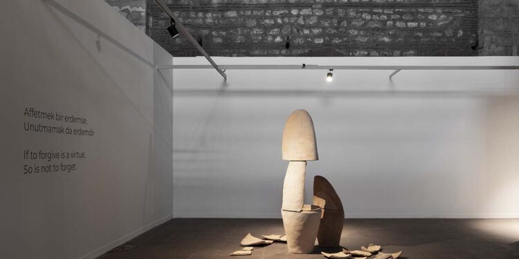 Vuslat’ın “Emanet/Troy” Sergisi Troya Müzesi’nde