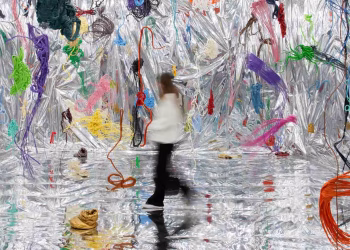 Daniel Knorr, Calligraphic Wig, Fotoğraf: Mert Derneklioğlu.