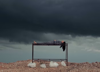 Marina Abramoviç, Mevcut, Video performansı, 1 saat, Brezilya, 2017, © Marina Abramoviç, Marina Abramović'in izniyle.