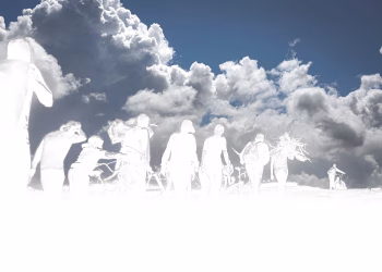 Aynı Gökyüzünün Altında, 2025, Fineart baskı, 6 foto muhabiri tarafından çekilmiş 45 fotoğraf: Ismail Abu Hatab, Yahia Barzaq, Mahmoud Muhammad Jahjouj, Mariam, Abu Daqqa, Hussam al-Masri, Fatima Hassouna, Her biri çerçeveli: 15.2 x 22.2 cm, Unique.