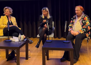 Soldan sağa: Güneş Terkol, Amira Amira Akbıyıkoğlu, Elmira Terkol.