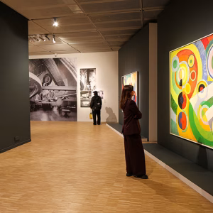 Lucien Arkas Sanat Merkezi, “Sonia & Robert Delaunay: Modern Rengin İcadı” Sergisinden Görünüm.
